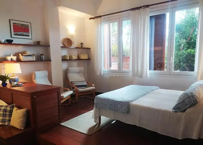 Nautilus Location Near Beaches * 몬테로소 알 마레