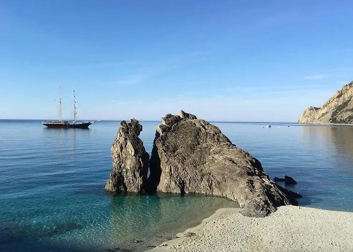 Nautilus Location Near Beaches 아파트 몬테로소 알 마레